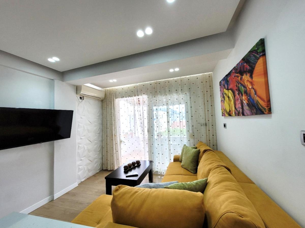 Loi Apartment Sarande Luaran gambar
