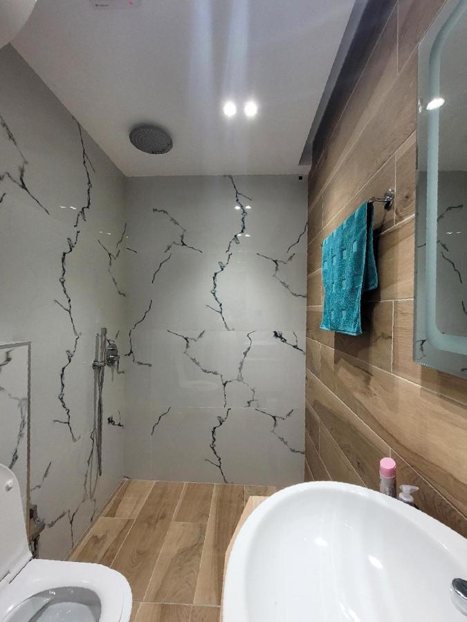 Loi Apartment Sarande Luaran gambar