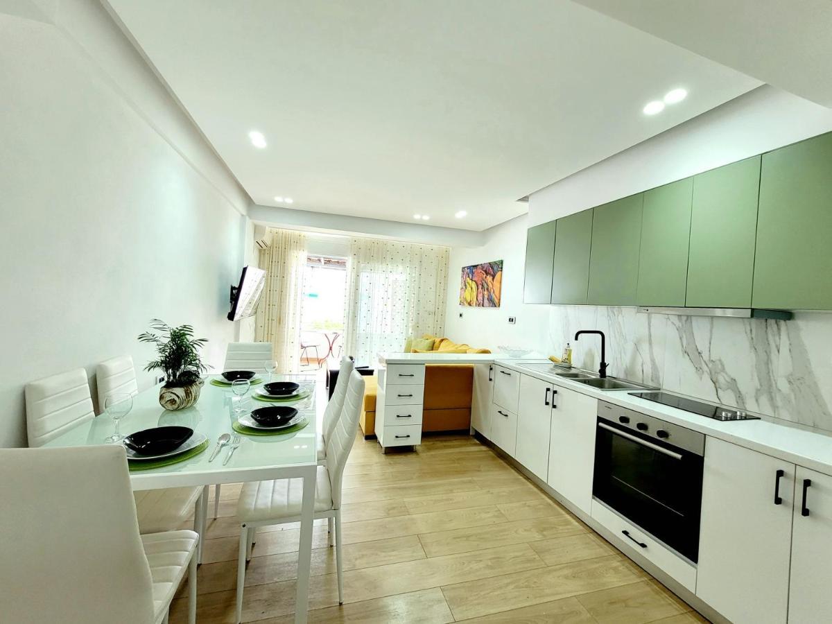 Loi Apartment Sarande Luaran gambar